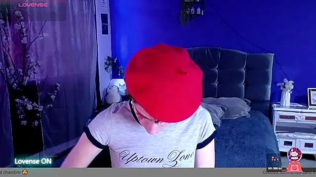 Snapshot of IsaBaileys_ chatting on 27, 10, 2025 IsaBaileys online show from 27, 10, 2025