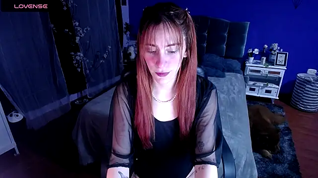 Snapshot of IsaBaileys_ chatting on 15, 11, 2025 IsaBaileys online show from 15, 11, 2025