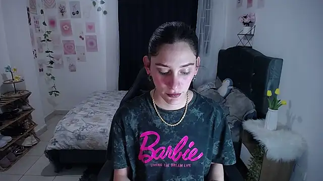 Snapshot of IsaBaileys_ chatting on 7, 6, 2026 IsaBaileys online show from 7, 6, 2026