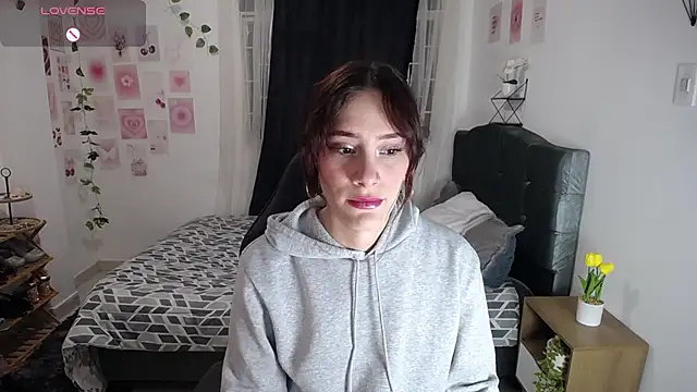 Snapshot of IsaBaileys_ chatting on 26, 5, 2026 IsaBaileys online show from 26, 5, 2026