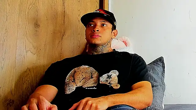 Snapshot of Stiven_collins chatting on 14, 11, 2025 Stiven collins online show from 14, 11, 2025