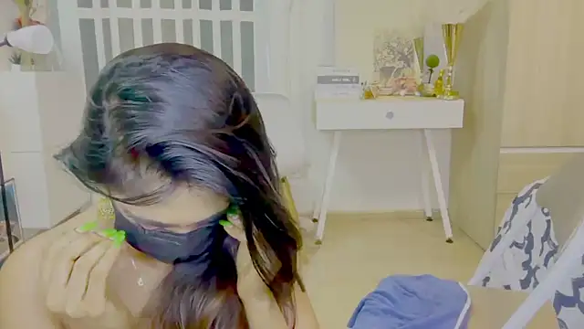 Monalisadon018 online show from 15, 4, 2026