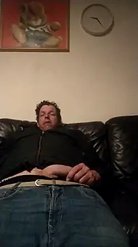 Knuffelstaaf123 online show from 15, 4, 2026