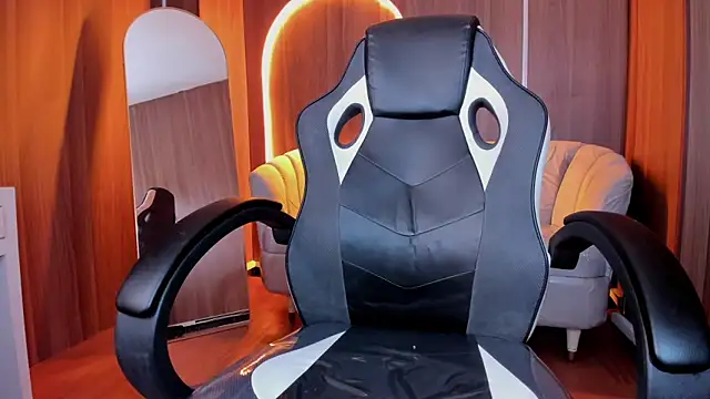 Snapshot of _mia_collins_b_ chatting on 30, 10, 2025 mia collins b online show from 30, 10, 2025