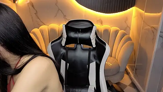 Snapshot of _mia_collins_b_ chatting on 28, 11, 2025 mia collins b online show from 28, 11, 2025