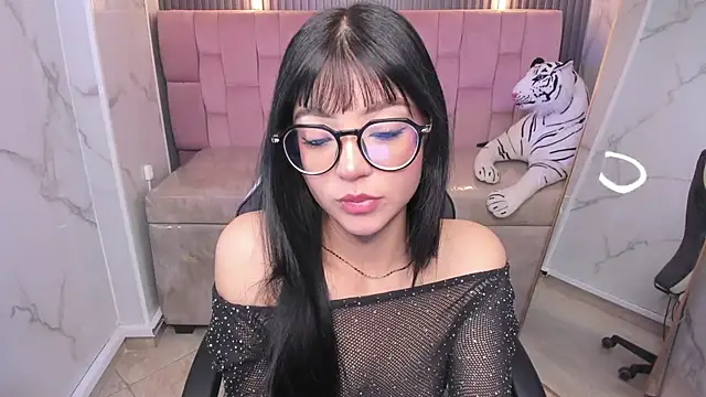 Snapshot of _mia_collins_b_ chatting on 8, 10, 2025 mia collins b online show from 8, 10, 2025