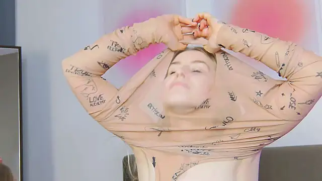 Snapshot of VioletiSwone chatting on 21, 11, 2025 VioletiSwone online show from 21, 11, 2025