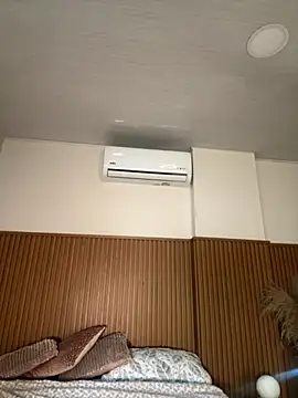 Lianh Benett online show from 29, 10, 2025