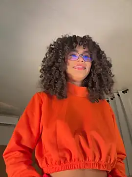 Lianh Benett online show from 3, 11, 2025