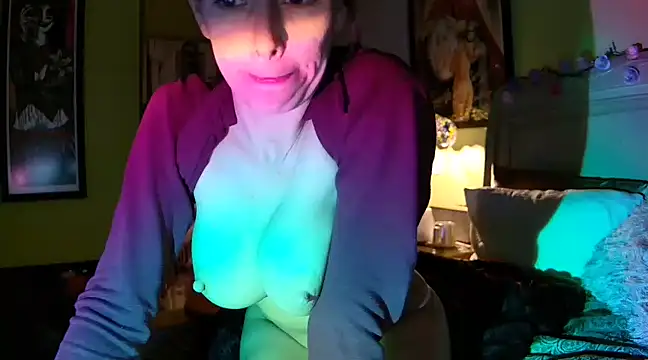 Snapshot of GardenGirl00 chatting on 2, 3, 2025 GardenGirl00 online show from 2, 3, 2025