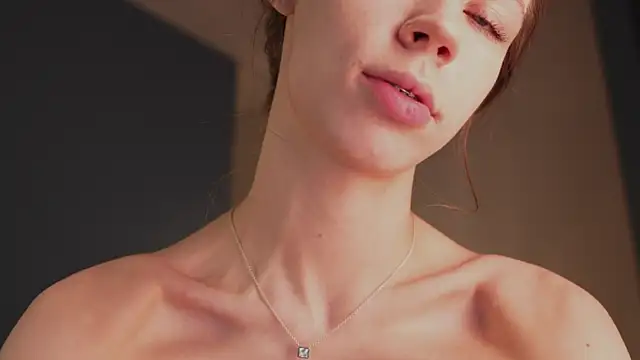 Snapshot of poisonn_girlll chatting on 30, 4, 2026 poisonn girlll online show from 30, 4, 2026