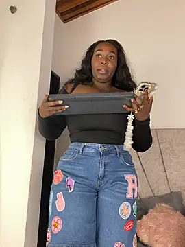 Snapshot of emilyrojas chatting on 13, 7, 2026 emilyrojas online show from 13, 7, 2026