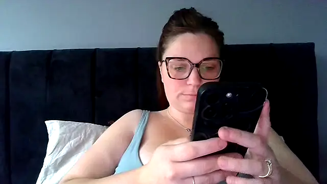 sweetiesophiaUK online show from 8, 10, 2025