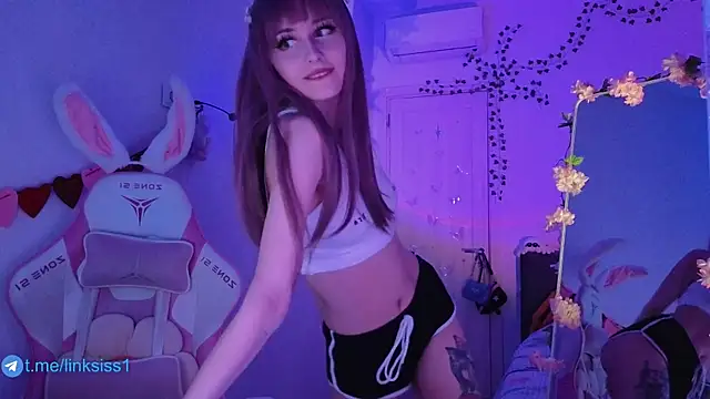 twicewetgirl online show from 10, 4, 2026