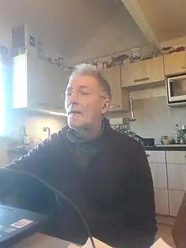 Snapshot of 60philippe chatting on 13, 1, 2025 60philippe online show from 13, 1, 2025