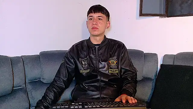 Snapshot of Mr_daren_ chatting on 21, 10, 2025 Mr daren online show from 21, 10, 2025