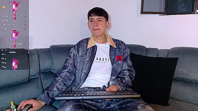 Snapshot of Mr_daren_ chatting on 28, 11, 2025 Mr daren online show from 28, 11, 2025