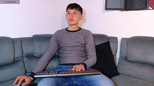 Snapshot of Mr_daren_ chatting on 19, 11, 2025 Mr daren online show from 19, 11, 2025