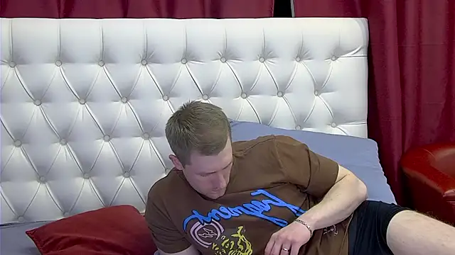 Snapshot of EthanPinkman chatting on 12, 5, 2026 EthanPinkman online show from 12, 5, 2026