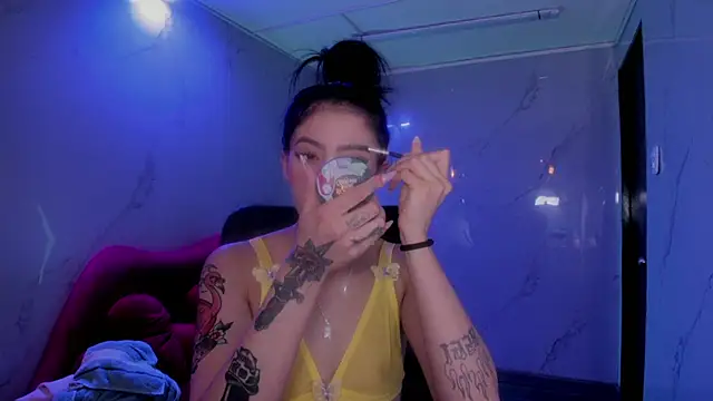 LilithCooperr  online show from 10, 4, 2026