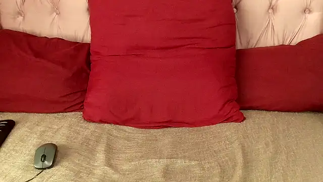 SweetMellowX1 online show from 14, 4, 2026