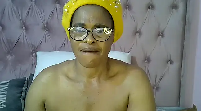 SweetMellowX1 online show from 16, 3, 2025