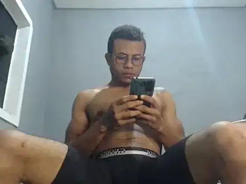 grandominantex1 online show from 7, 1, 2025