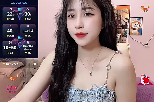  LLisa  online show from 9, 3, 2025