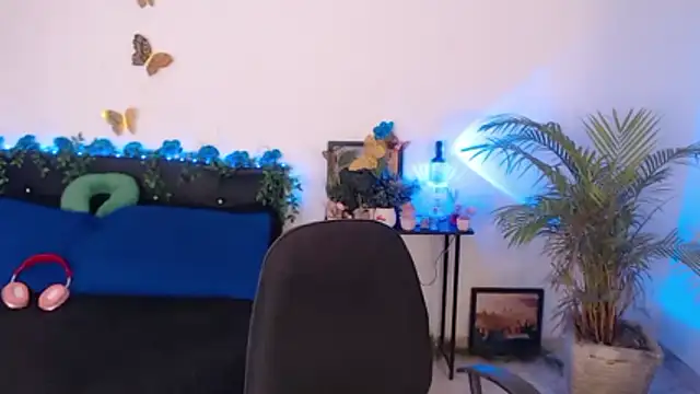 LiaScarlett online show from 18, 4, 2026