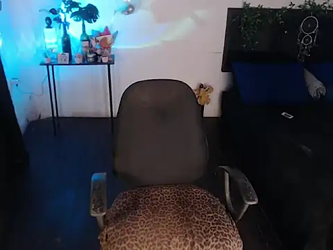 LiaScarlett online show from 2, 11, 2025