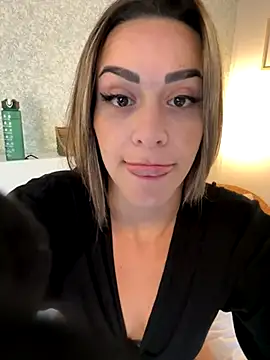 Snapshot of Alisa-Marie chatting on 9, 11, 2025 Alisa-Marie online show from 9, 11, 2025