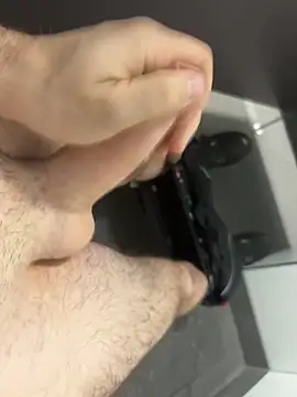 Snapshot of Drummer112 chatting on 14, 11, 2025 Drummer112 online show from 14, 11, 2025