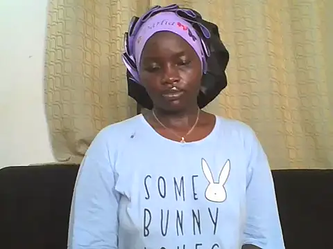 Snapshot of Mon_cherrie_ chatting on 8, 1, 2026 Mon cherrie online show from 8, 1, 2026