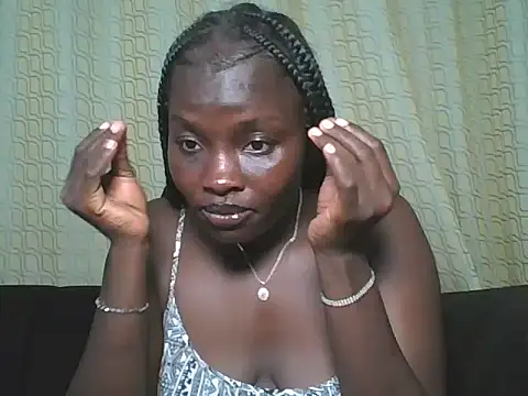 Snapshot of Mon_cherrie_ chatting on 11, 1, 2026 Mon cherrie online show from 11, 1, 2026