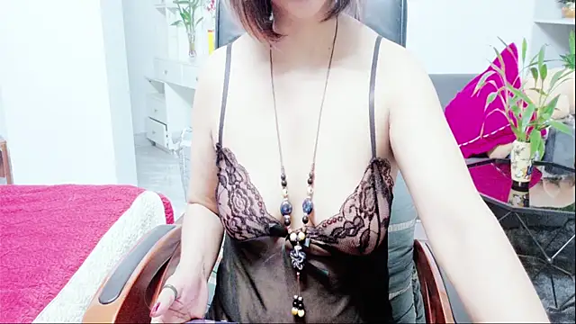 Snapshot of Miu-Le chatting on 9, 7, 2026 Miu-Le online show from 9, 7, 2026