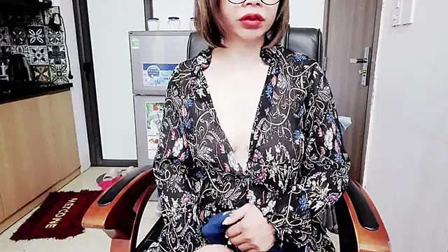 Miu-Le online show from 4, 12, 2025