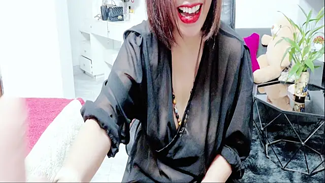 Snapshot of Miu-Le chatting on 18, 7, 2026 Miu-Le online show from 18, 7, 2026