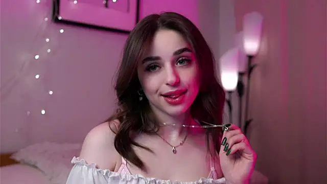 EstherMitchel online show from 1, 3, 2025