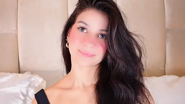 KiraKayleigh1 online show from 8, 9, 2025