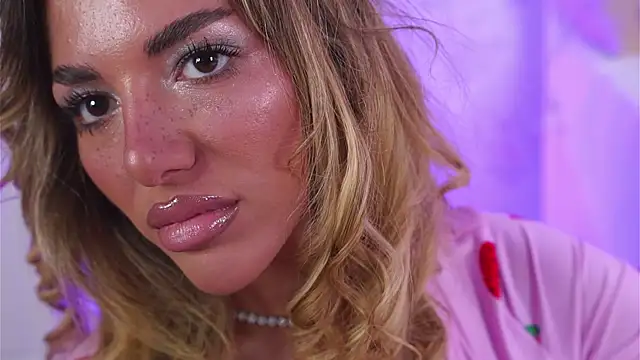 ClaraHazel online show from 13, 11, 2025