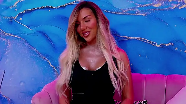 Snapshot of ClaraHazel chatting on 28, 2, 2025 ClaraHazel online show from 28, 2, 2025