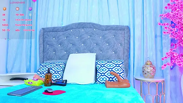 EmyBlue online show from 6, 3, 2025