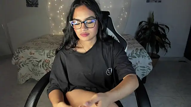 Riana Kean online show from 12, 11, 2025