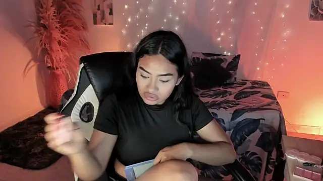 Riana Kean online show from 4, 3, 2026