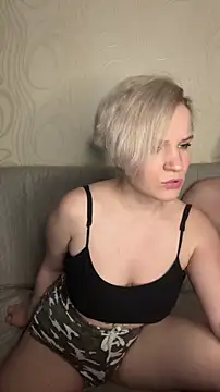 Snapshot of MrMrsRight chatting on 7, 3, 2025 MrMrsRight online show from 7, 3, 2025