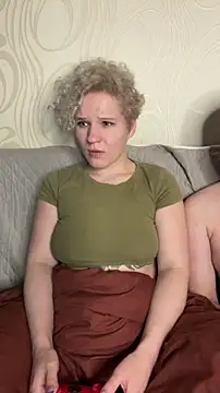 Snapshot of MrMrsRight chatting on 7, 3, 2025 MrMrsRight online show from 7, 3, 2025