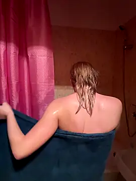 Snapshot of RinaBlondie chatting on 30, 10, 2025 RinaBlondie online show from 30, 10, 2025