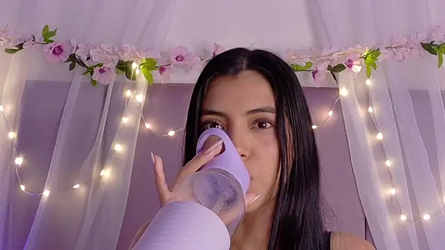 Julie Bennet online show from 11, 4, 2026