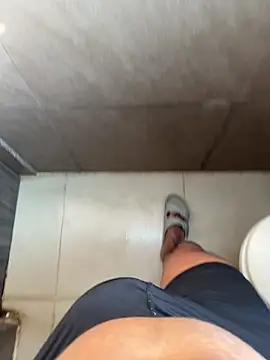 Snapshot of Cum_on_your_tityyy chatting on 6, 11, 2025 Cum on your tityyy online show from 6, 11, 2025