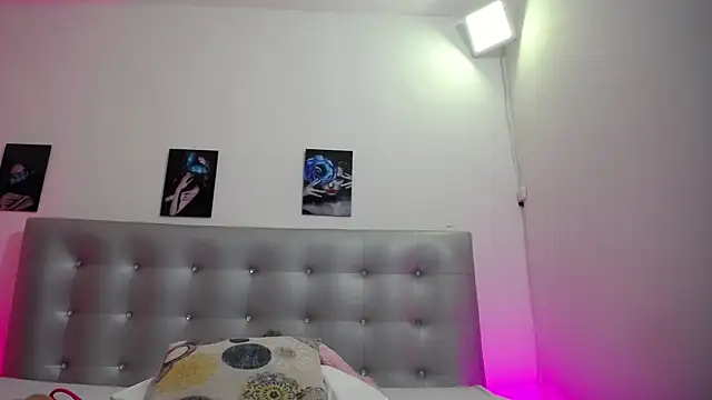 horny-juliette online show from 29, 5, 2026